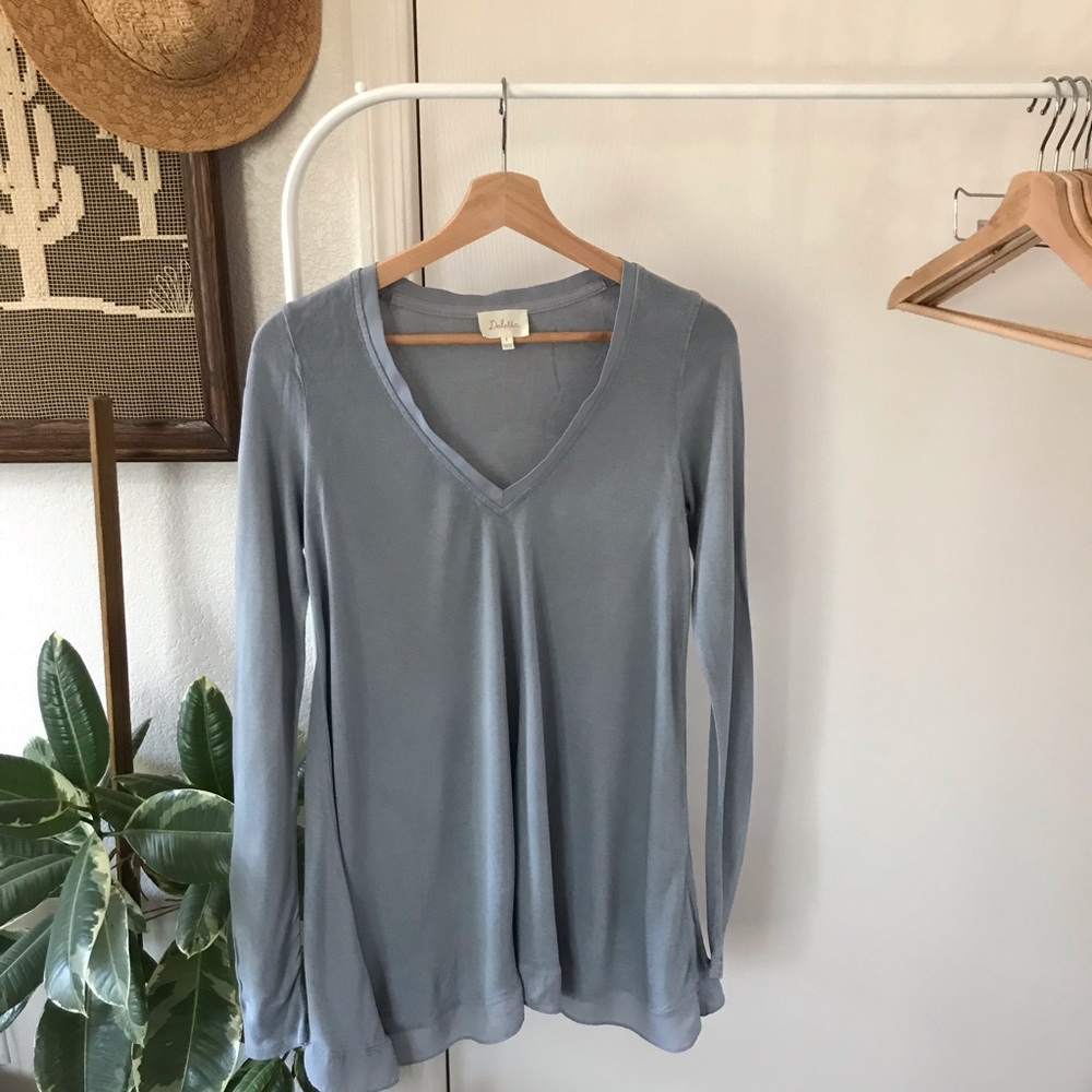 Deletta • Blue Long Sleeve Top